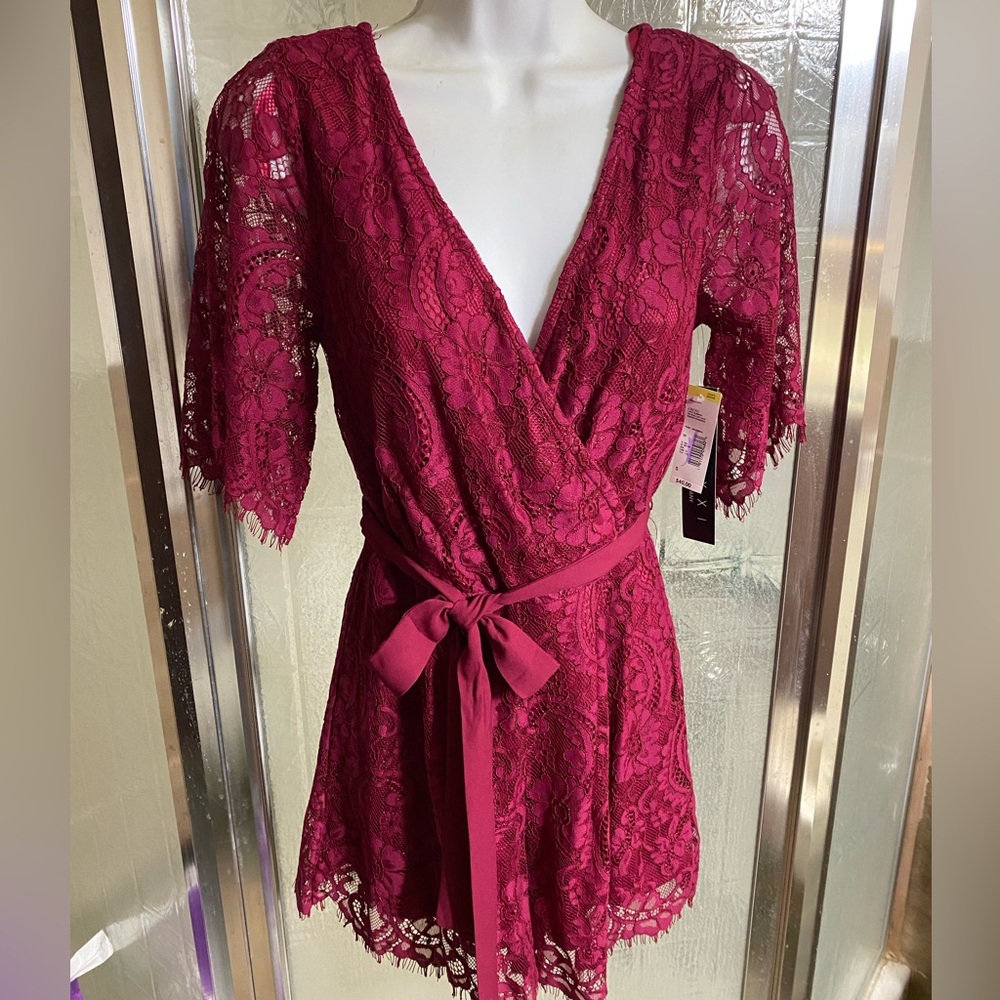 TRIXXI Burgundy Floral Scallop Lace Romper! Juniors S NWT